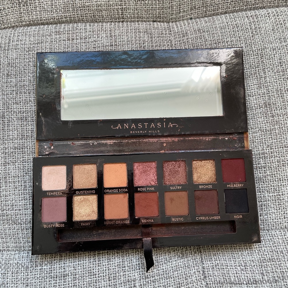 Anastasia Beverly Hills Soft Glam Eyeshadow Palette
